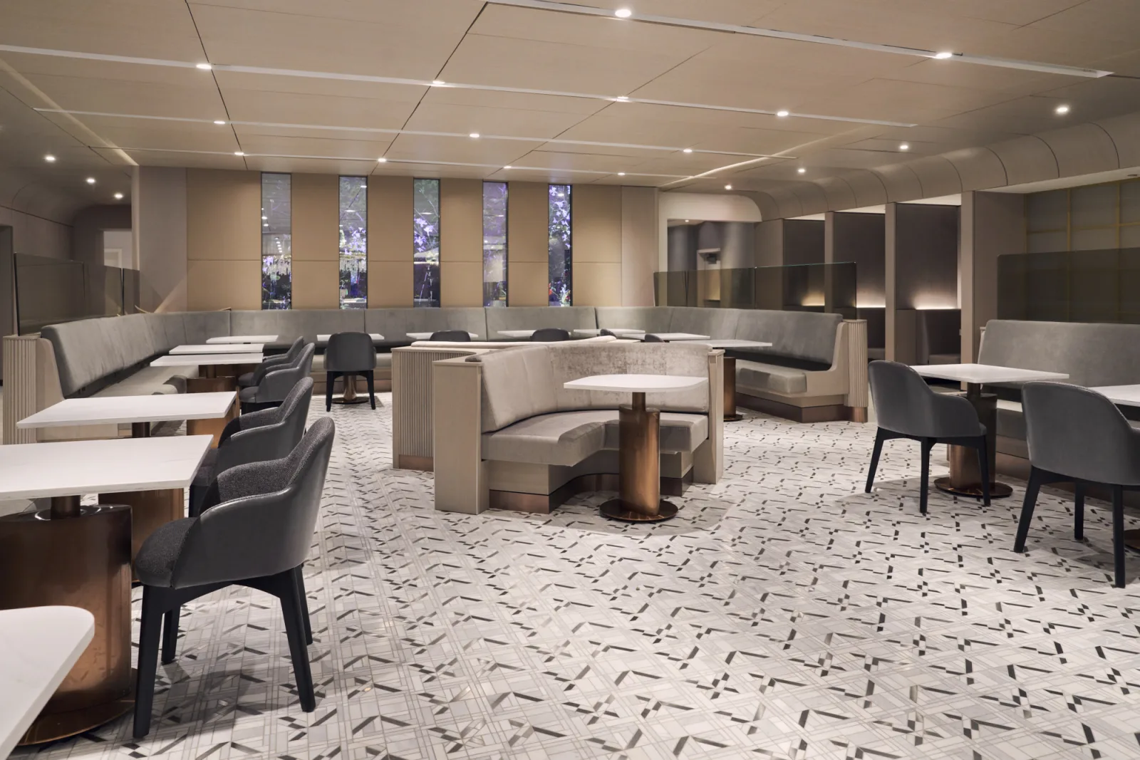 American AAdvantage lounge interior, illustrating context for the Platinum article.