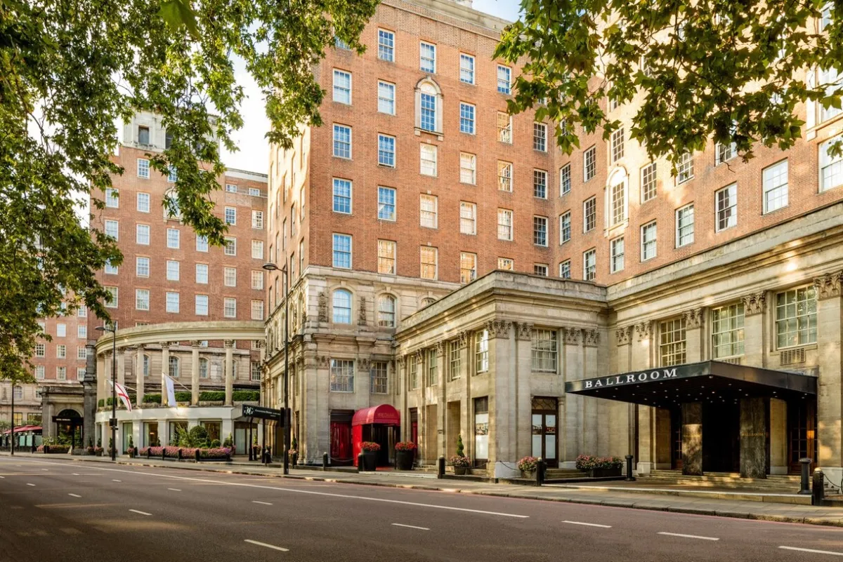 JW Marriott Grosvenor House London exterior, representative of the Marriott Bonvoy properties accessible via Chase Ultimate Rewards transfer partners
